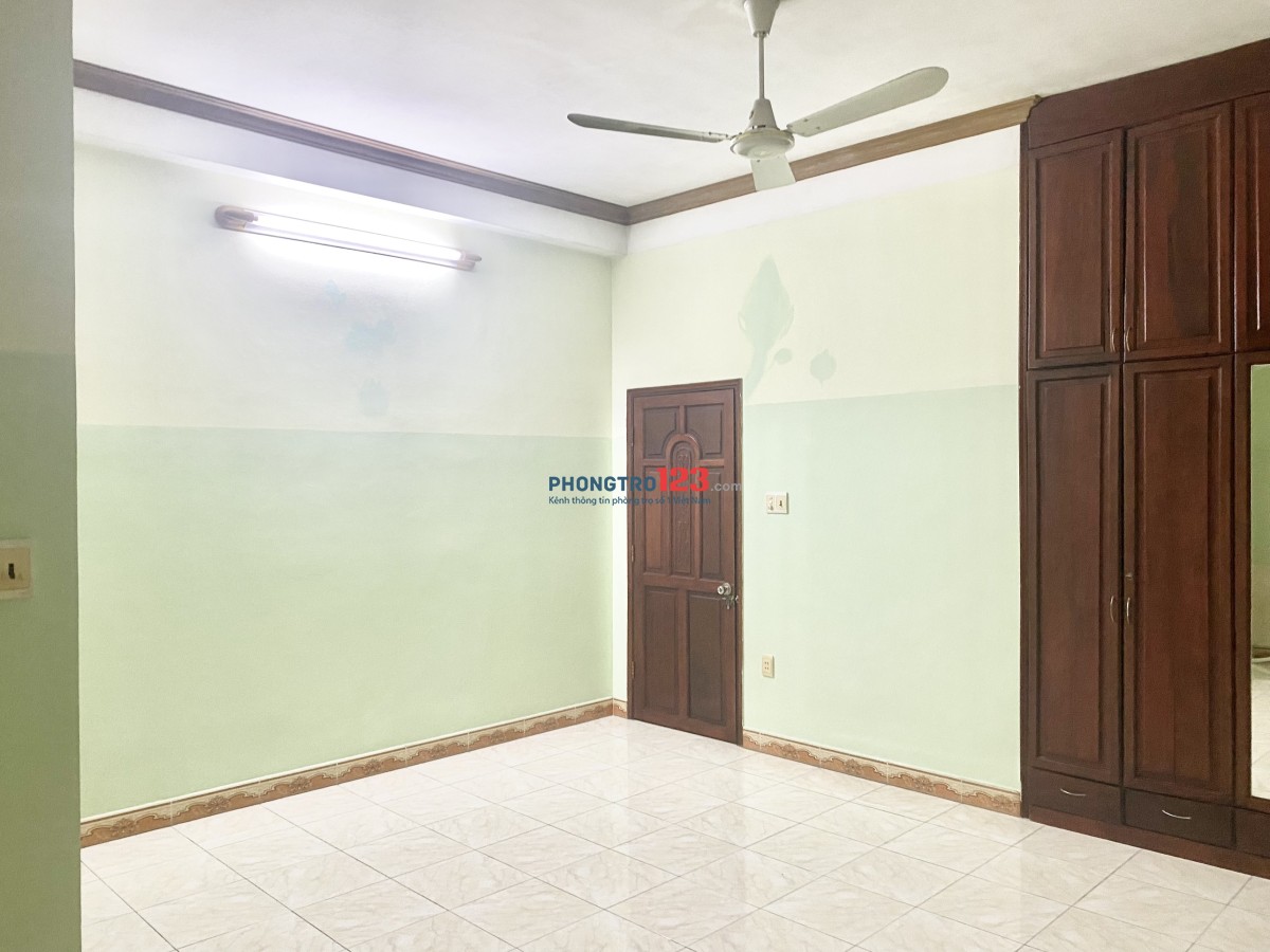 Phòng trọ 30m2 gần Công viên phần mềm Quang Trung