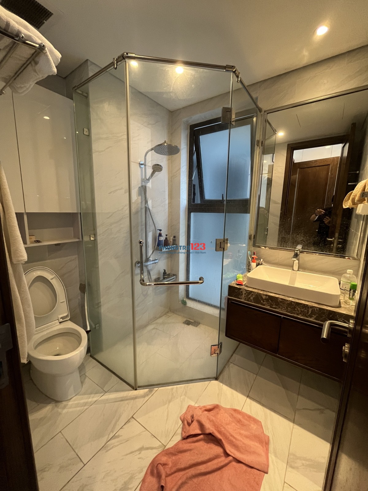 Chính chủ: Cho thuê căn hộ 2PN tầng cao view sông Hồng full nội thất cao cấp