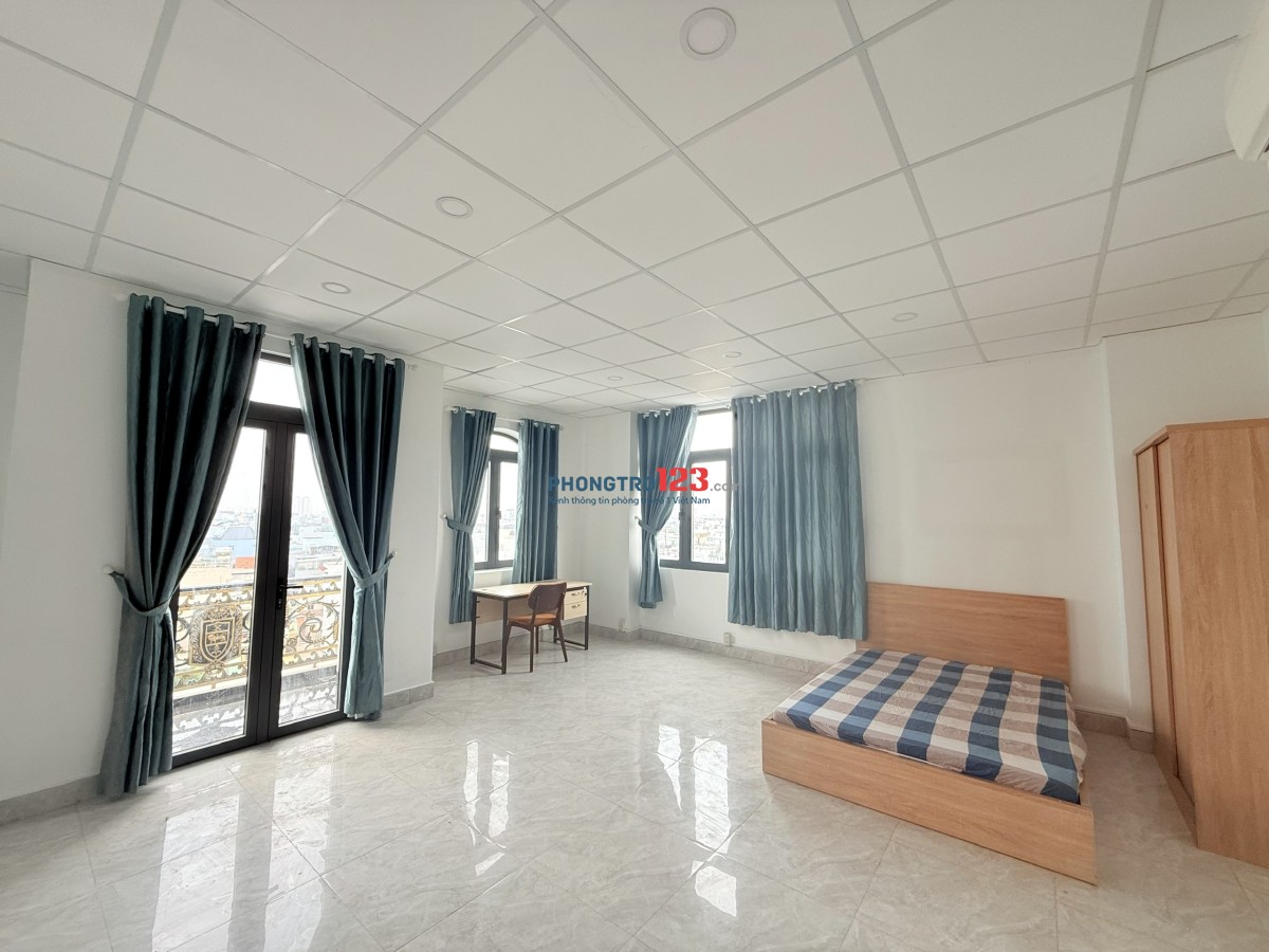 Phòng cho thuê 50 m2 ban công riêng full nội thất cao cấp cửa sổ lớn đường Tên Lửa