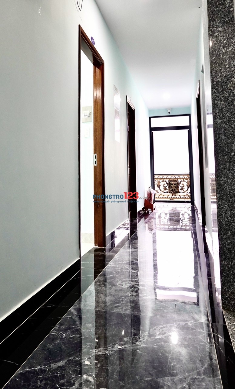Phòng cho thuê 50 m2 ban công riêng full nội thất cao cấp cửa sổ lớn đường Tên Lửa