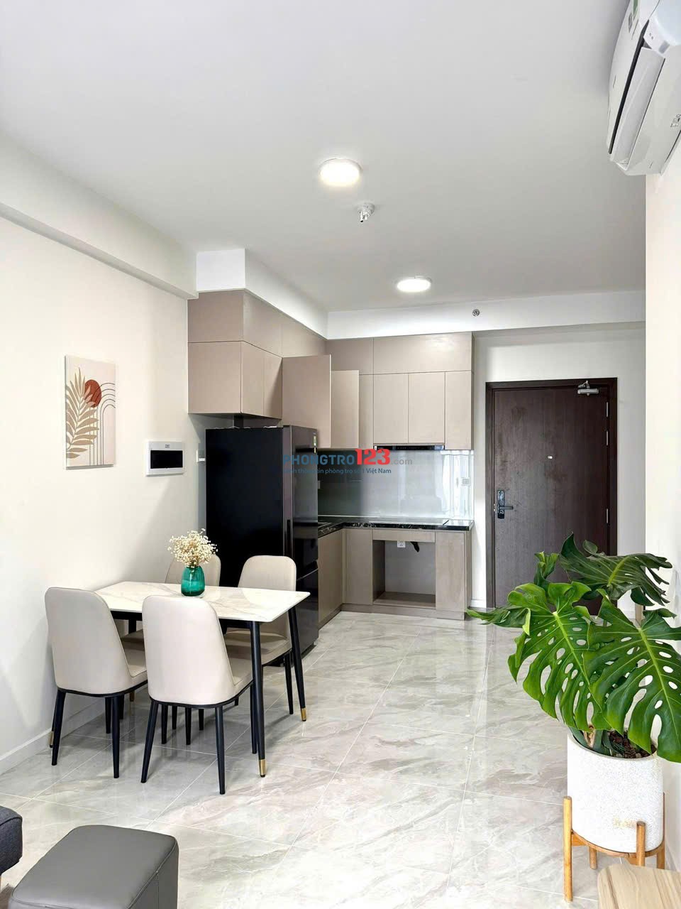 Cao ốc Phú Nhuận, Hoàng Minh Giám, PN: 2p ngủ, 2wc, full nt, 17tr/th, 95m2