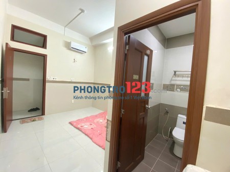 CHO THUÊ PHÒNG TRỌ SẴN MÁY LẠNH VÀ KỆ BẾP NGAY TRƯỜNG CHINH