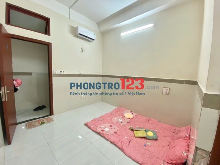 CHO THUÊ PHÒNG TRỌ SẴN MÁY LẠNH VÀ KỆ BẾP NGAY TRƯỜNG CHINH