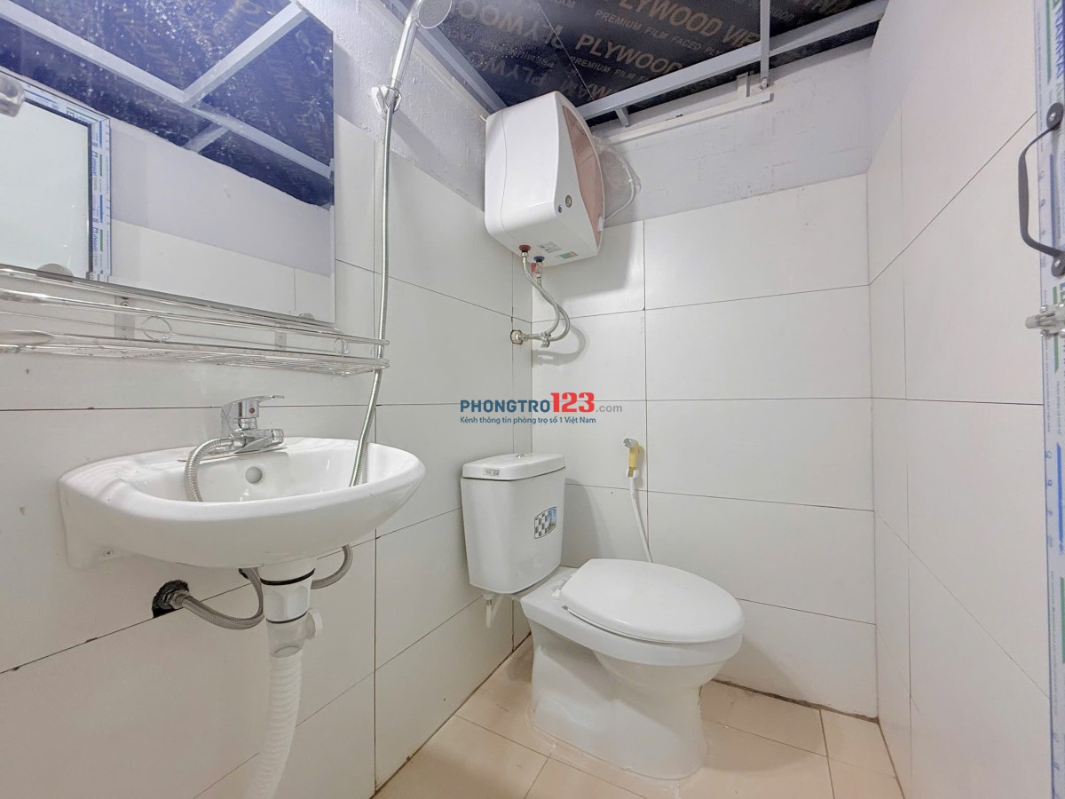 Trống nhiều phòng ở 87 Nguyên Xá - giá 2tr1