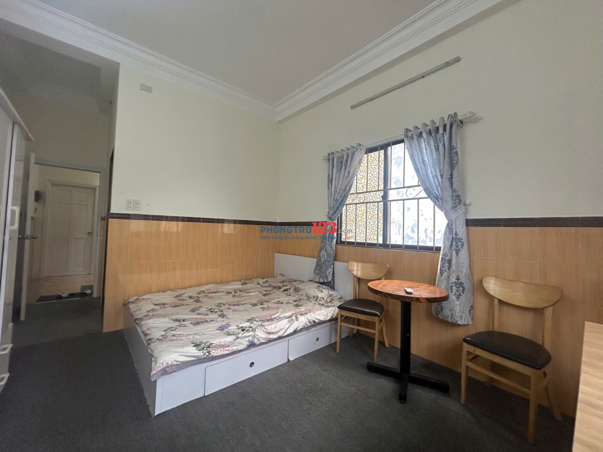 CHDV GẦN CHỢ NGUYỄN SƠN - CÓ BAN CÔNG – FULL NỘI THẤT