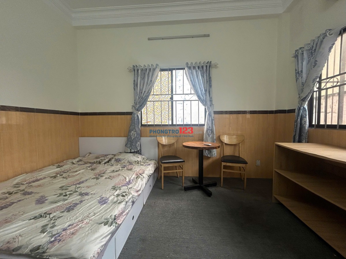CHDV GẦN CHỢ NGUYỄN SƠN - CÓ BAN CÔNG – FULL NỘI THẤT