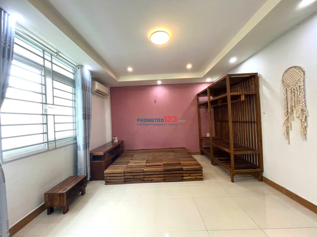 Căn hộ cho thuê nguyên tầng ( 2 phòng - 1nvs - 1 sân rộng) - gần cầu Chánh Hưng