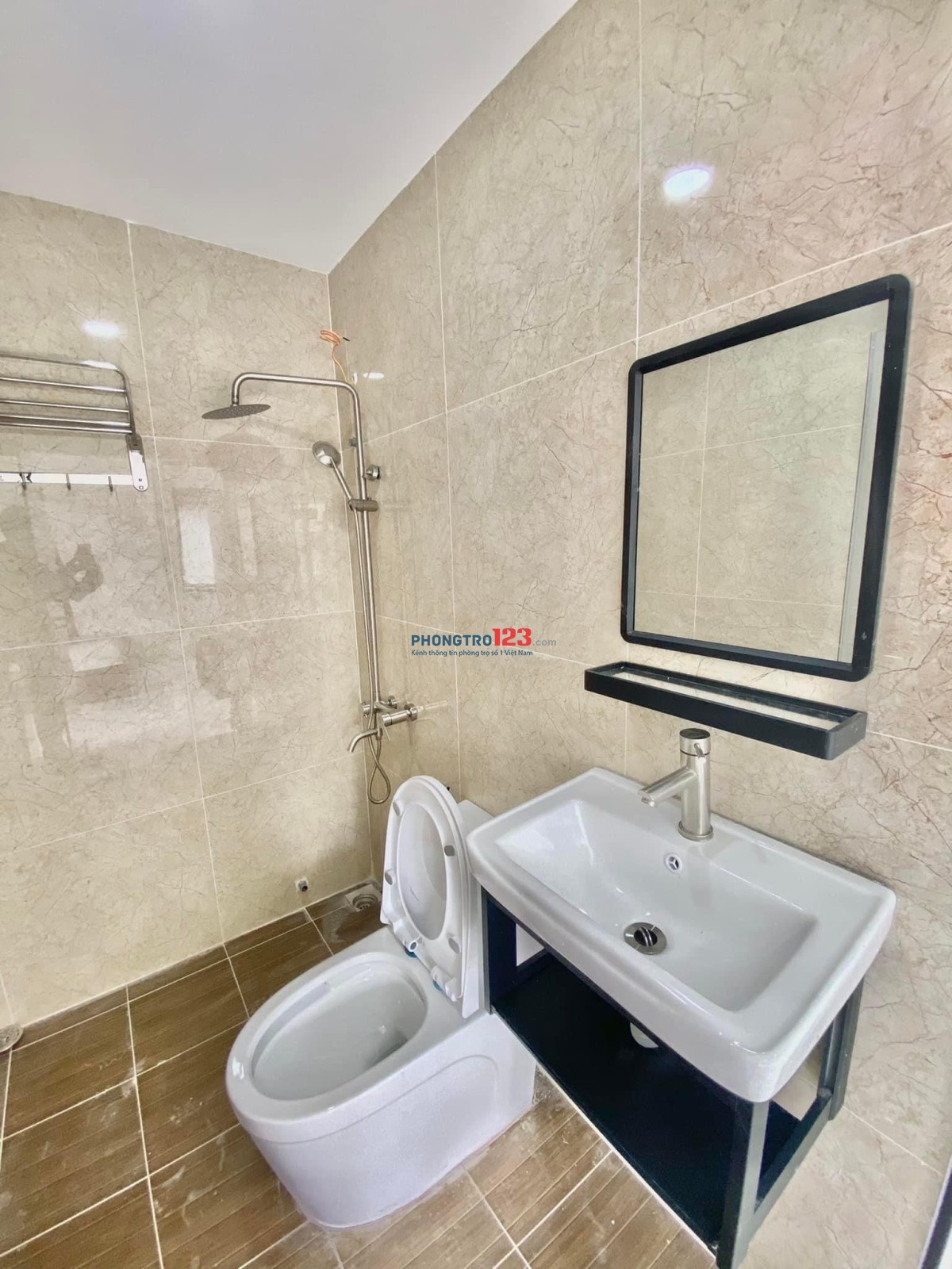 Cho Thuê Phòng Full NT - 22m2 Ngay Gần Khu CNC - Thang Máy - Camera Vân Tay - An Ninh Tuyệt Đối