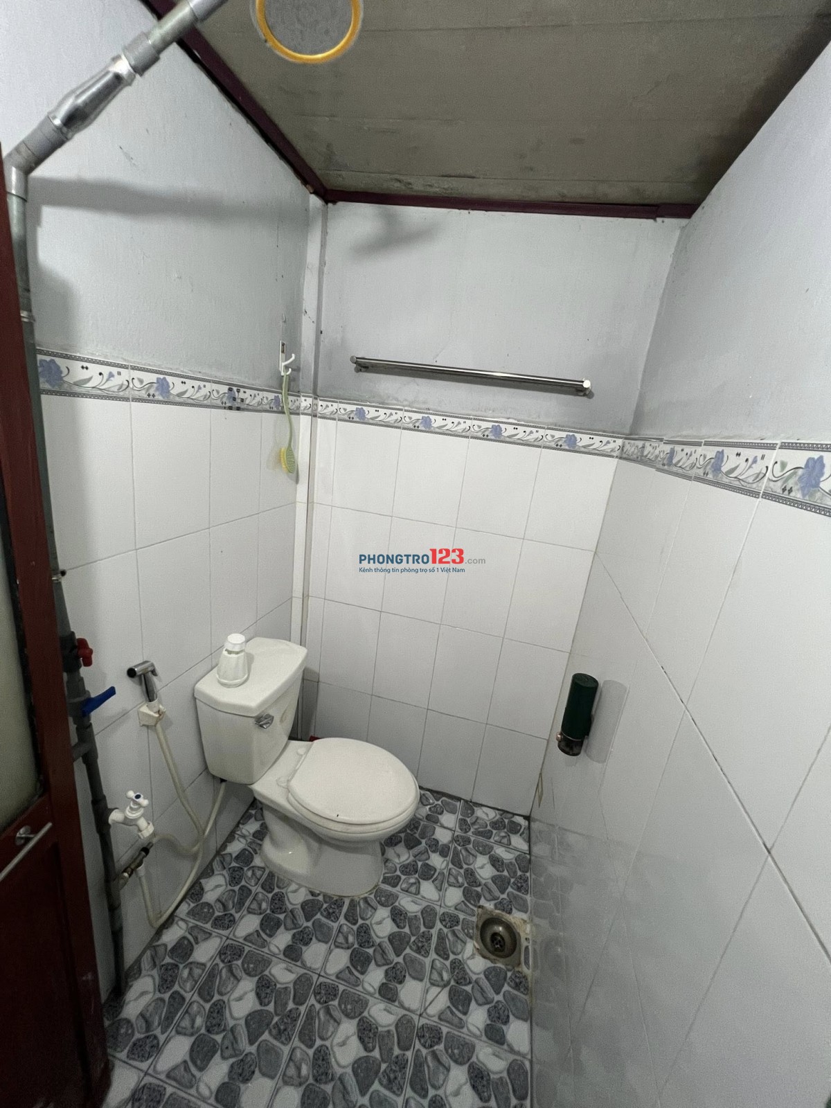 Phòng trống 30m2 hẻm 566 Nguyễn Thái Sơn (gần cầu An Phú Đông)