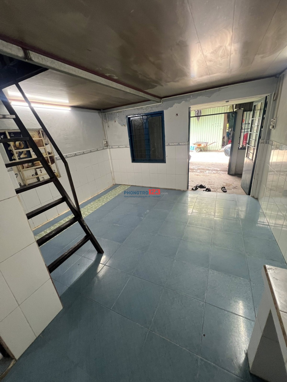 Phòng trống 30m2 hẻm 566 Nguyễn Thái Sơn (gần cầu An Phú Đông)