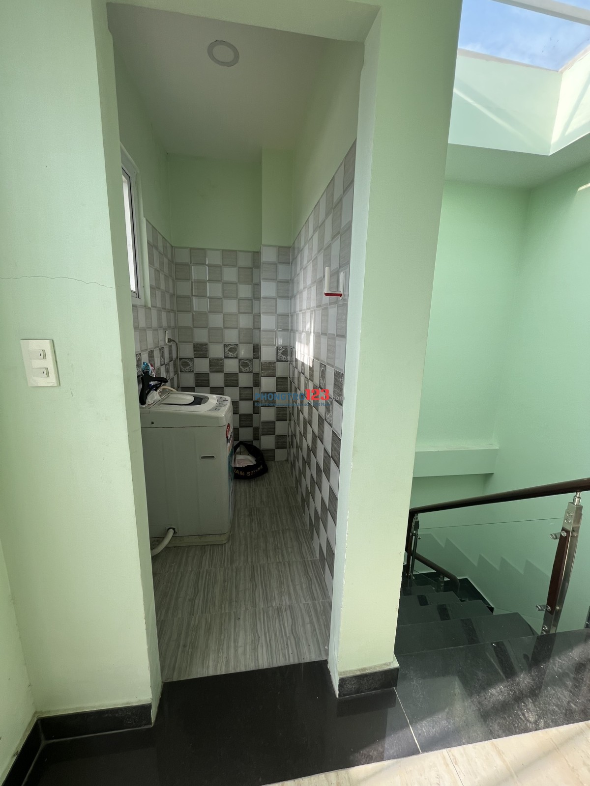 Q9 - PHÒNG FULL NỘI THẤT - BAN CÔNG RỘNG - 3.5 triệu/tháng