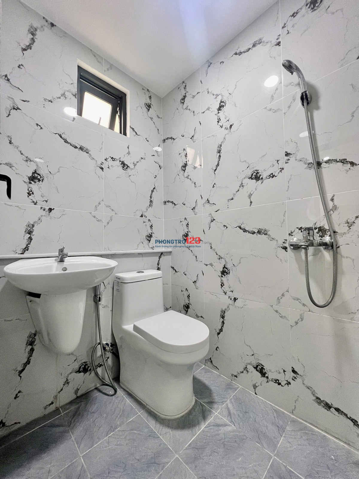 PHÒNG MỚI XÂY NGAY KCX TÂN THUẬN NVL