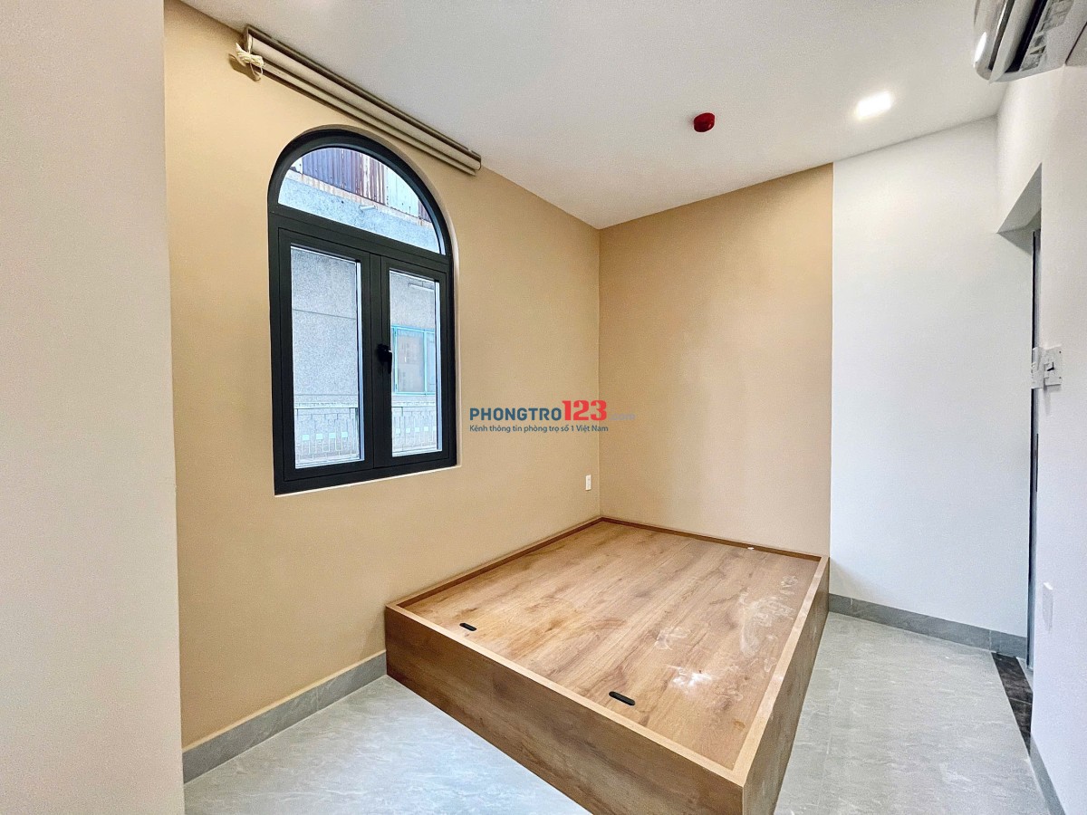 CHO THUÊ CĂN HỘ DỊCH VỤ - 2 PHÒNG NGỦ - 1 WC - THANG MÁY, MÁY GIẶT RIÊNG - NGAY Q.10 