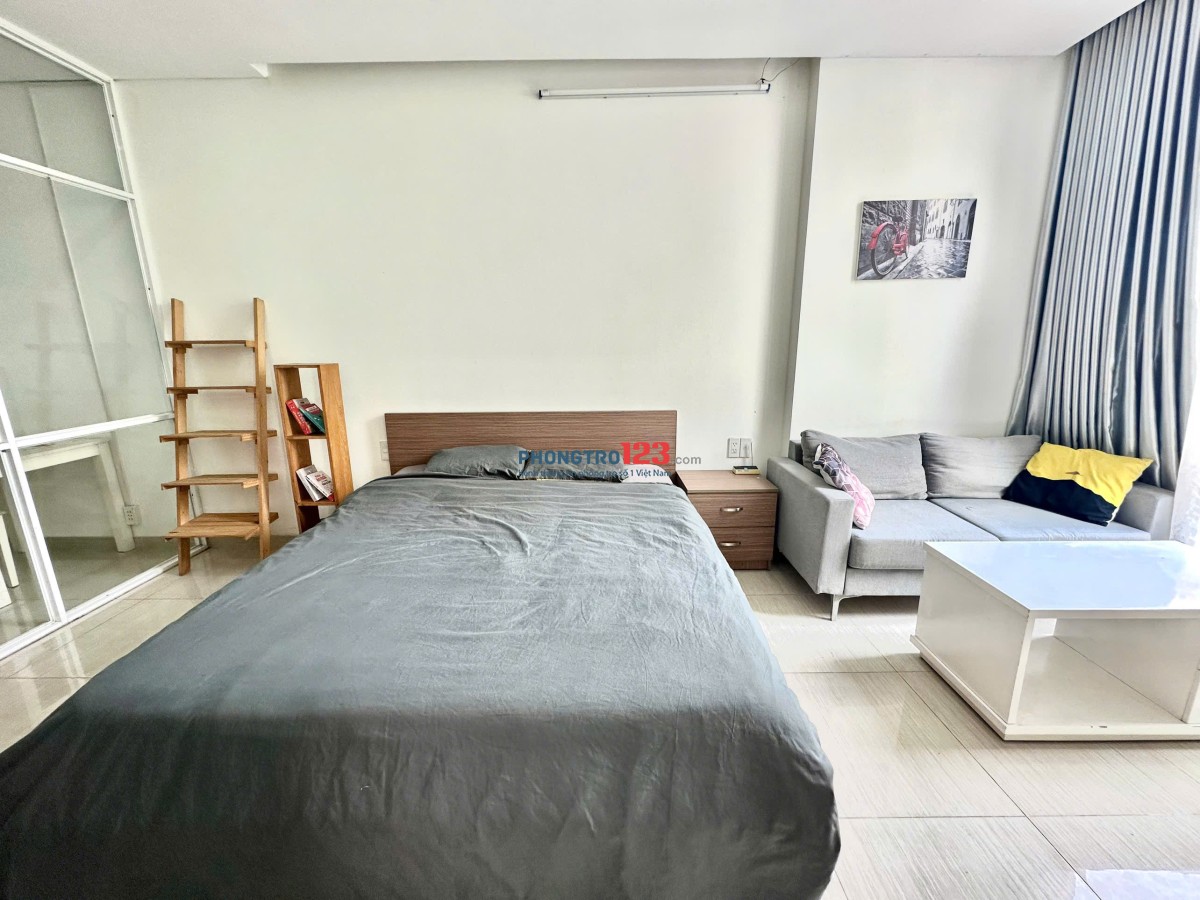 TRỐNG CĂN HỘ 1PN - VIEW HÀ ĐÔ CENTROSA - NGAY CÔNG TRƯỜNG DÂN CHỦ