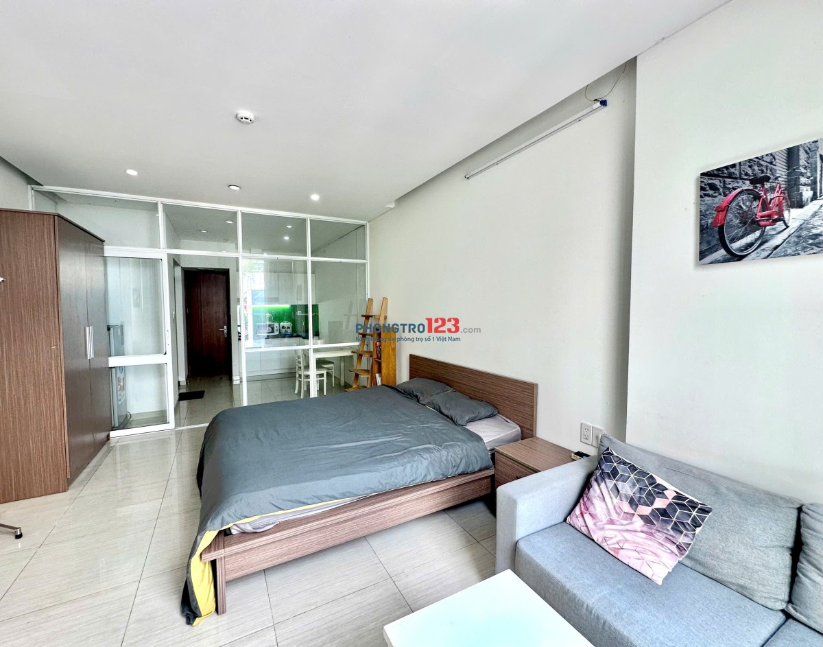 TRỐNG CĂN HỘ 1PN - VIEW HÀ ĐÔ CENTROSA - NGAY CÔNG TRƯỜNG DÂN CHỦ