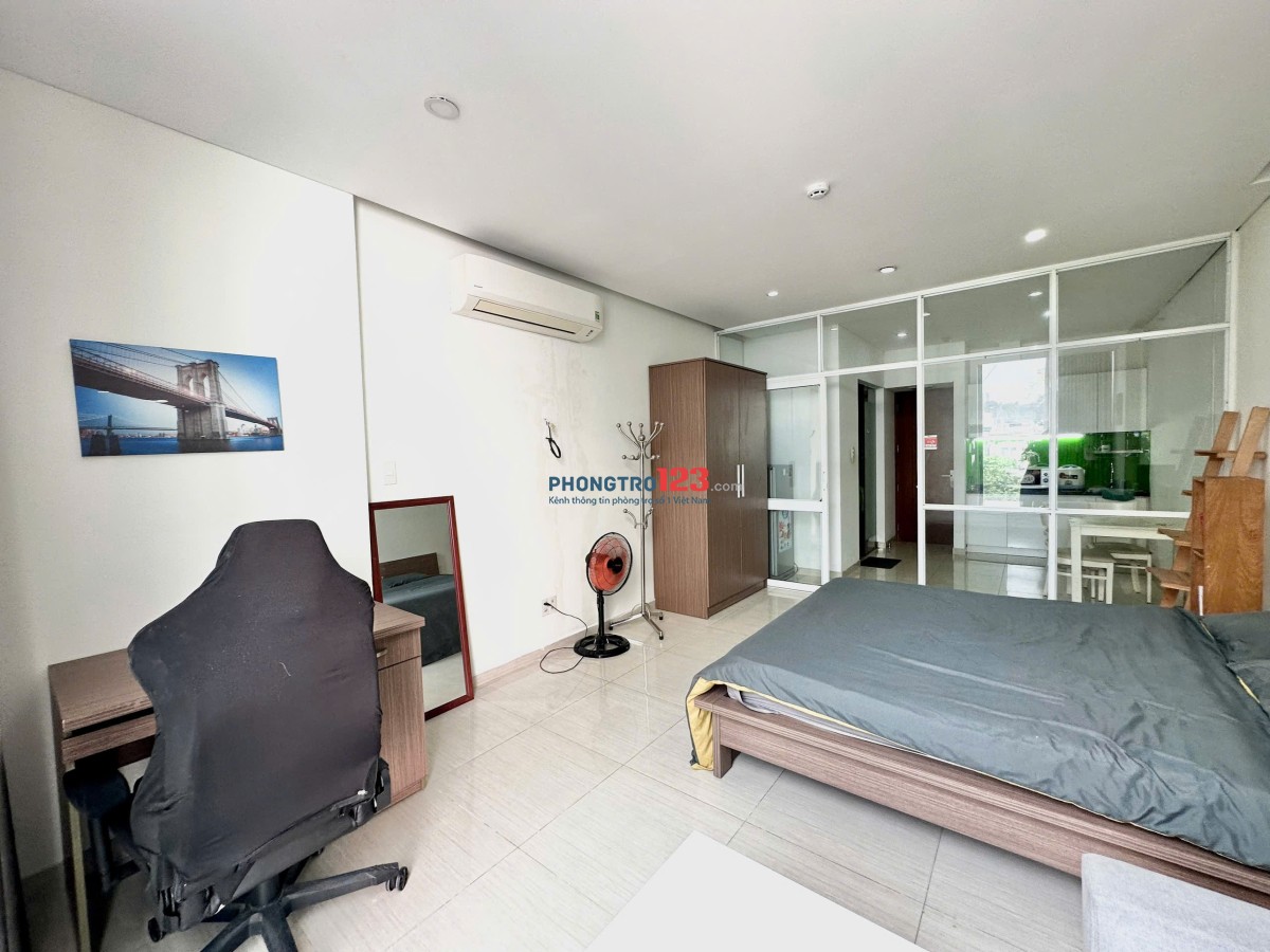 TRỐNG CĂN HỘ 1PN - VIEW HÀ ĐÔ CENTROSA - NGAY CÔNG TRƯỜNG DÂN CHỦ