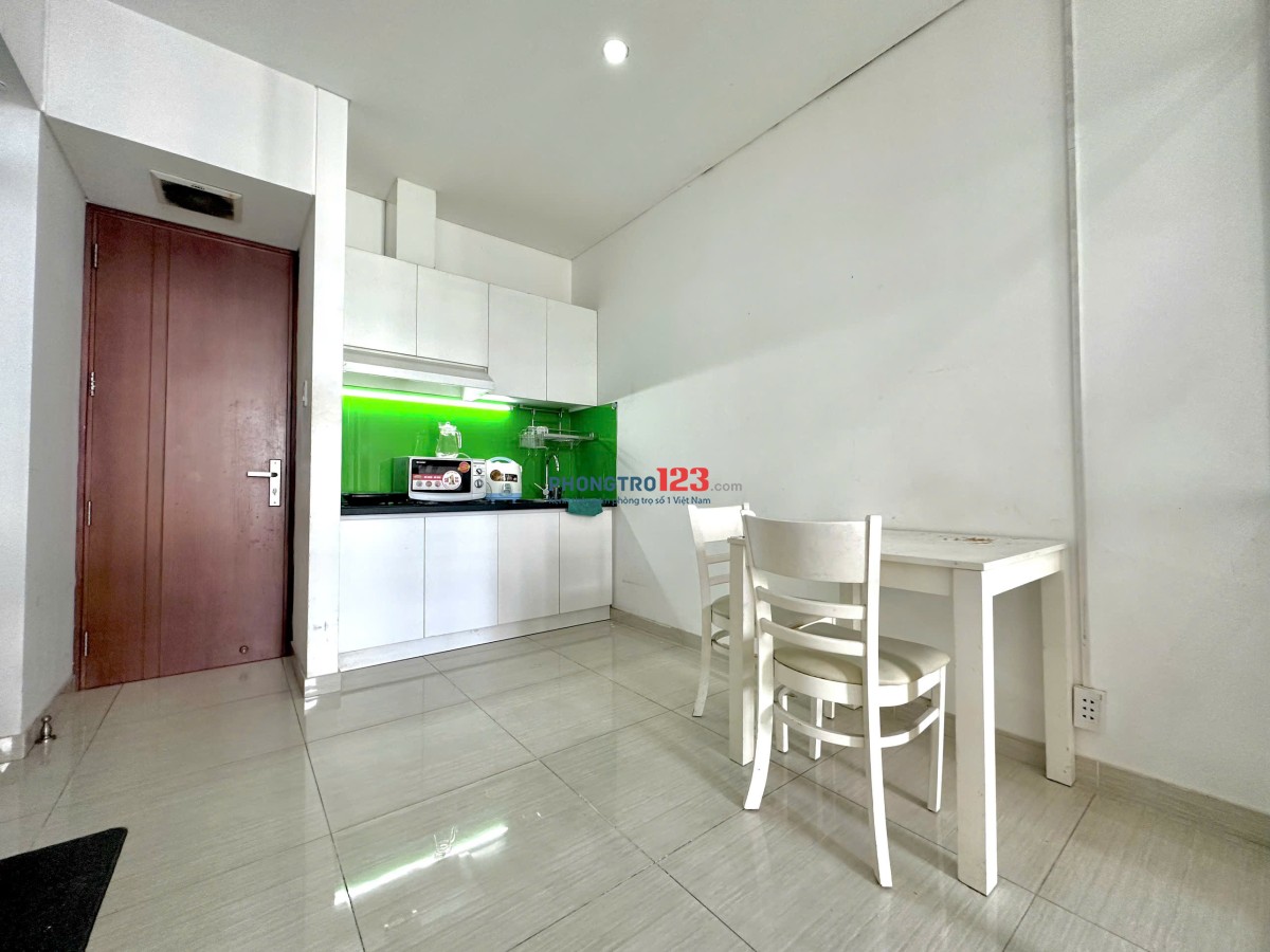 TRỐNG CĂN HỘ 1PN - VIEW HÀ ĐÔ CENTROSA - NGAY CÔNG TRƯỜNG DÂN CHỦ