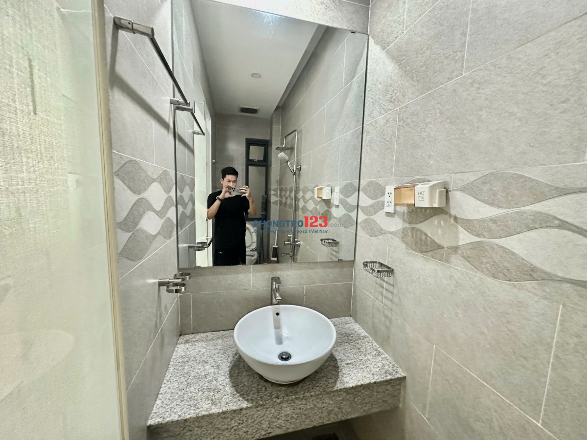TRỐNG CĂN HỘ 1PN - VIEW HÀ ĐÔ CENTROSA - NGAY CÔNG TRƯỜNG DÂN CHỦ
