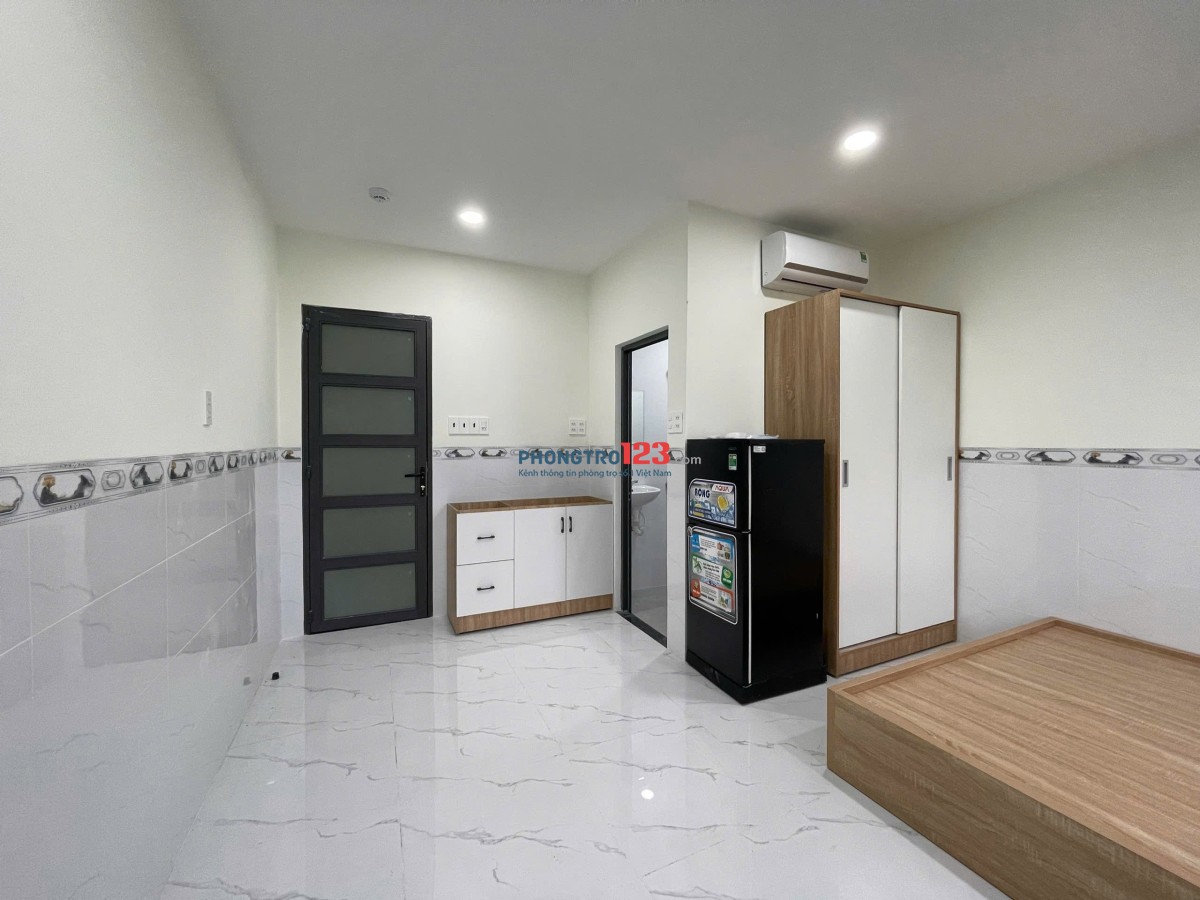 Phòng Mới 100%, Ban công, Cửa Sổ To Cho Thuê Bình Thạnh gần Chợ Bà Chiểu, Học Viện Cán Bộ giá rẻ