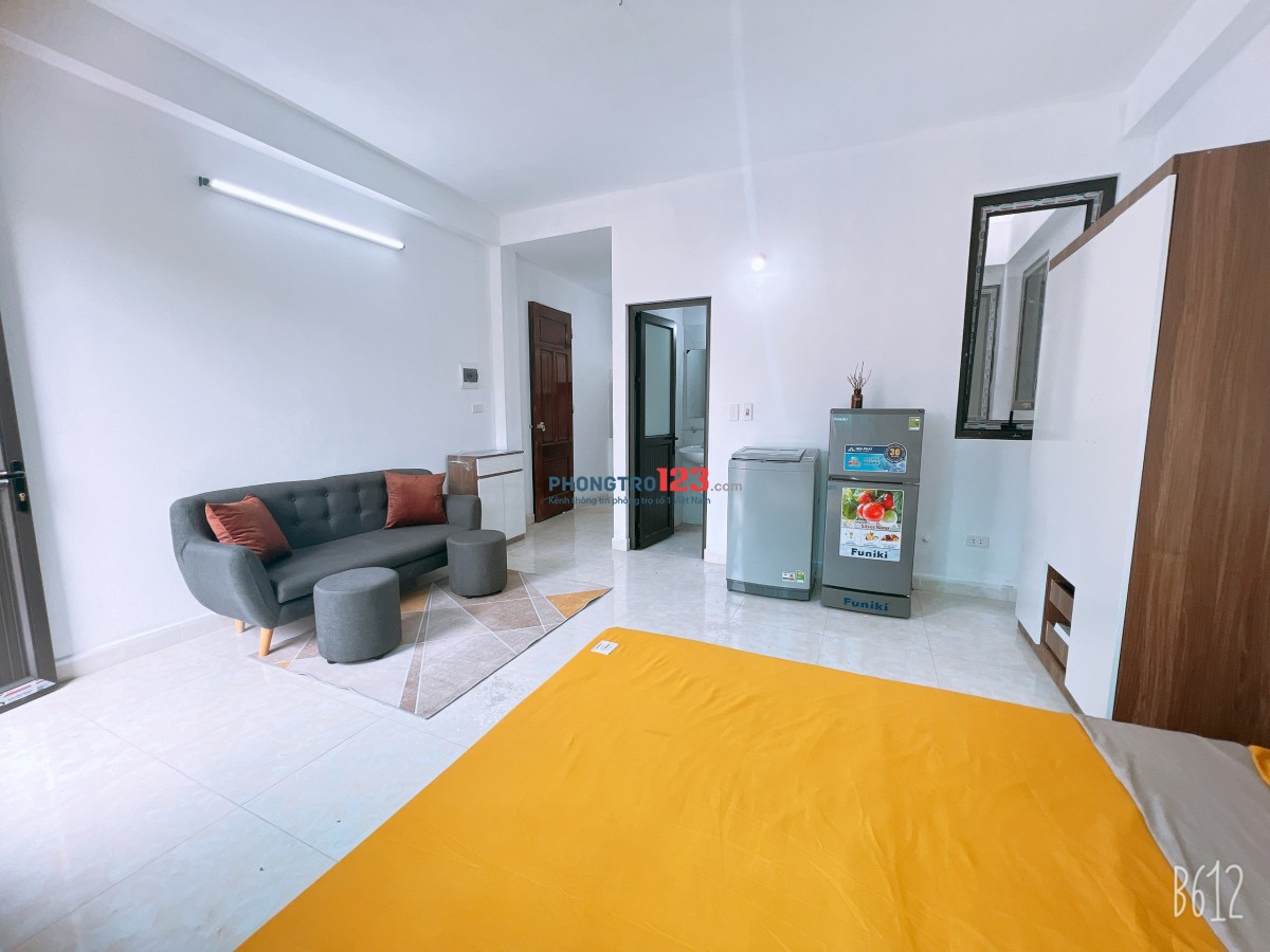 Studio có ban công mát mẻ, đủ nội thất đẹp số 10/144 Hồ Quan Nhân, Thanh Xuân, HN