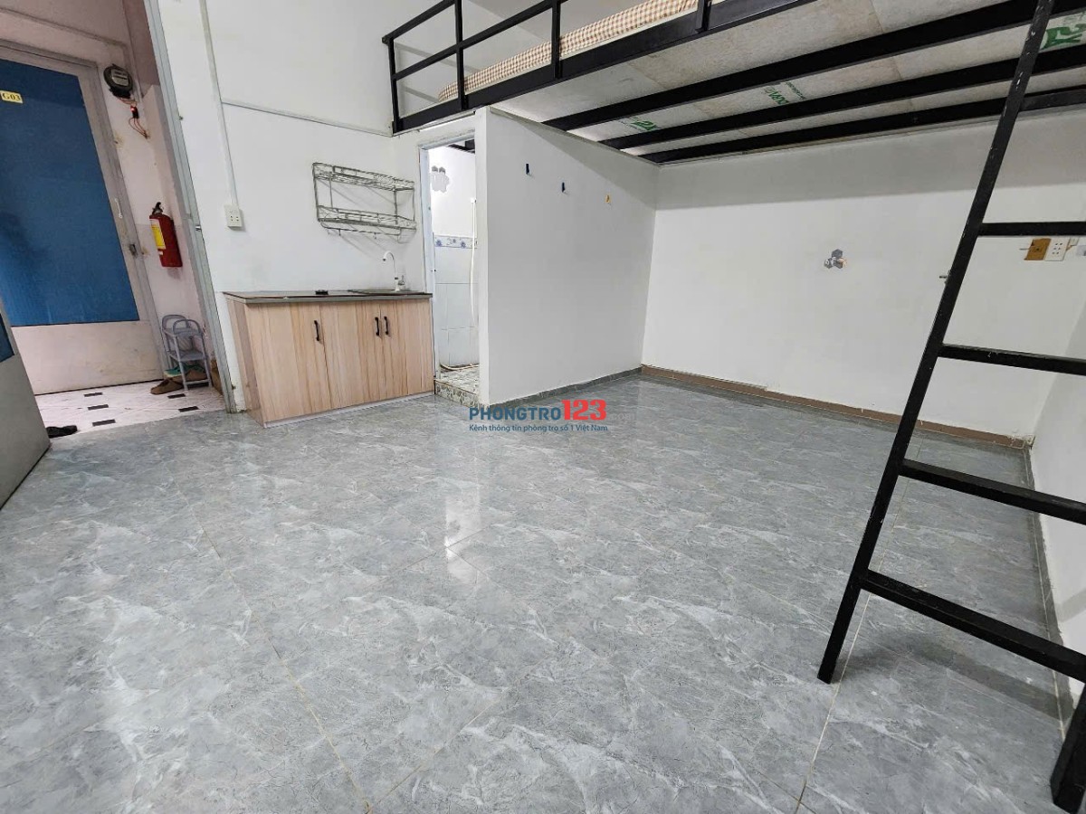 Phòng trọ gác cao chỉ 3tr5 đường Nguyễn Chánh Sắt phường 13 Tân Bình