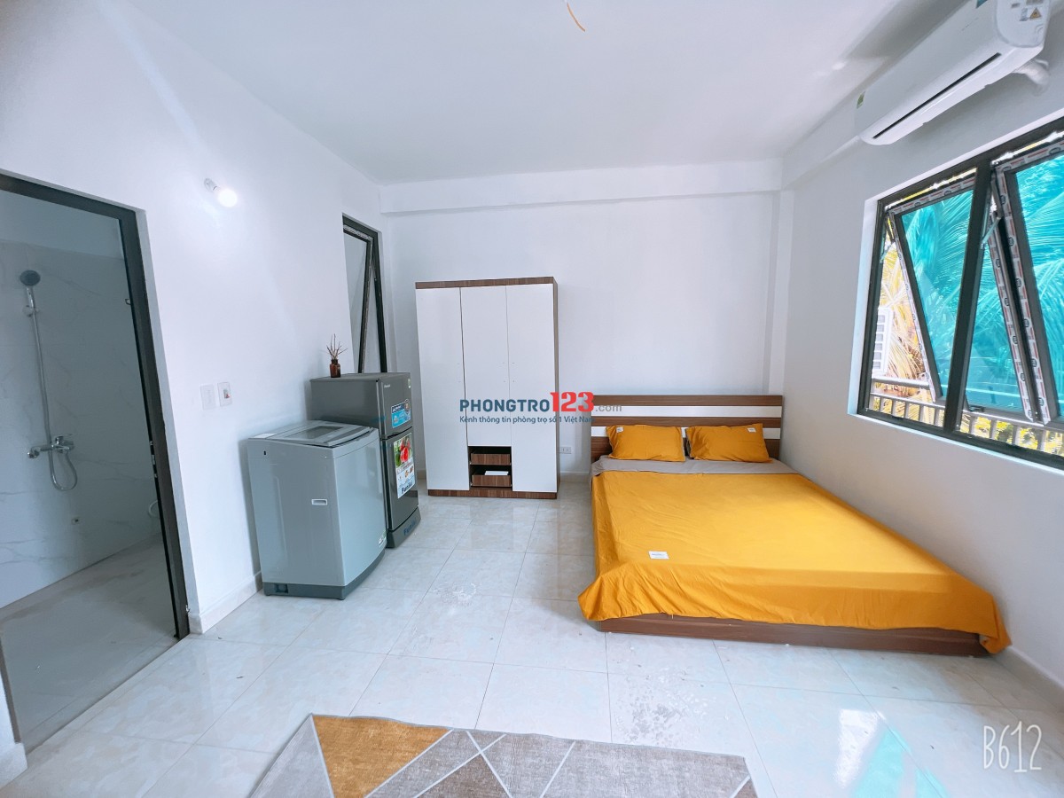 Studio có ban công mát mẻ, đủ nội thất đẹp số 10/144 Hồ Quan Nhân, Thanh Xuân, HN