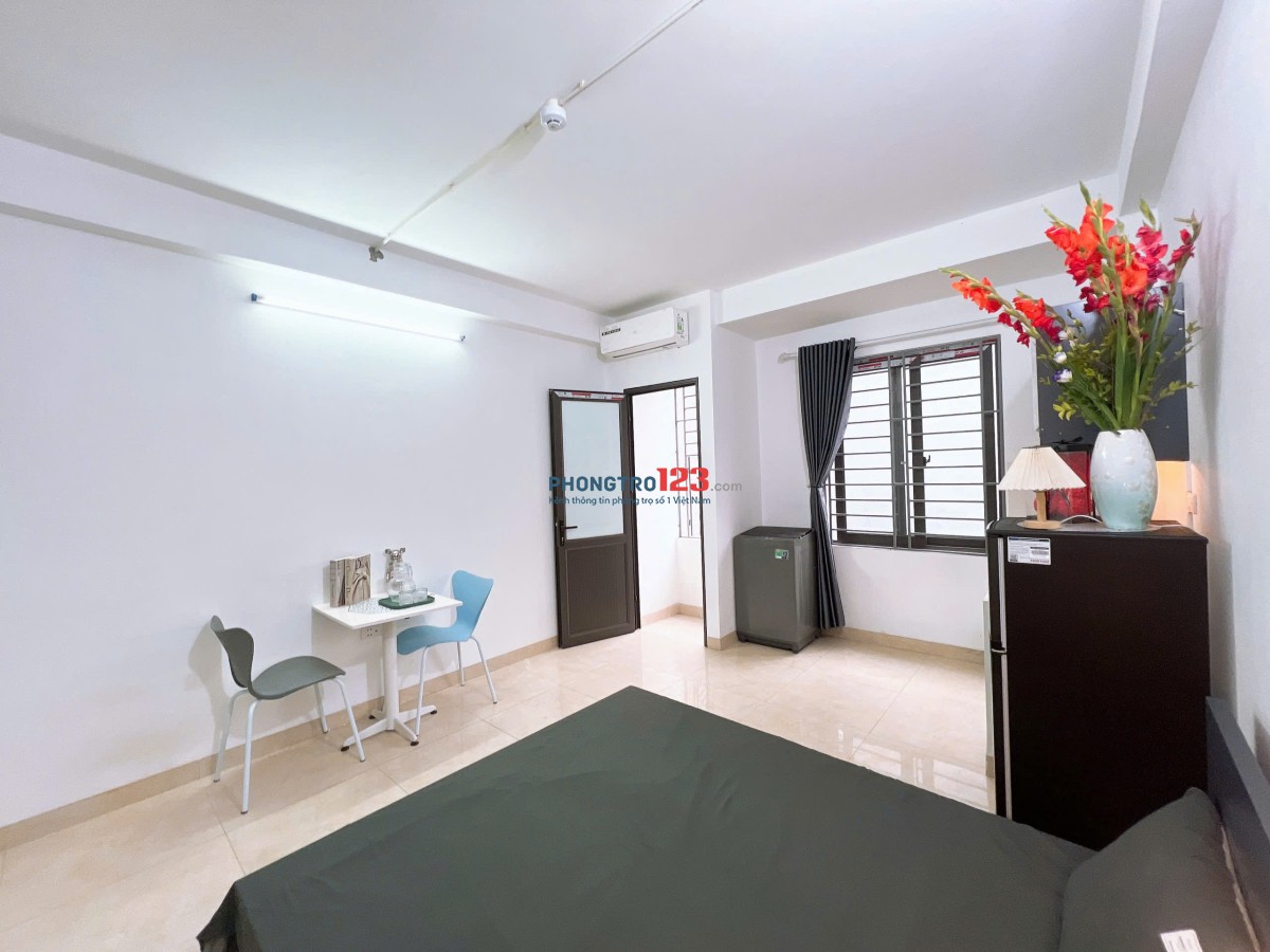 Cho thuê CCMN Full đồ, Ban công cửa sổ thoáng ngay 73 Hoàng Ngân