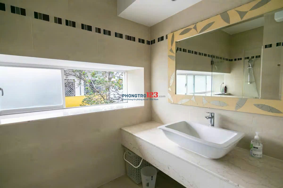 Cho thuê căn hộ quận 1. 40m2, View cây xanh, Đảo Bếp, Full Nội Thất, Gần Bùi Viện, Phố Đi Bộ