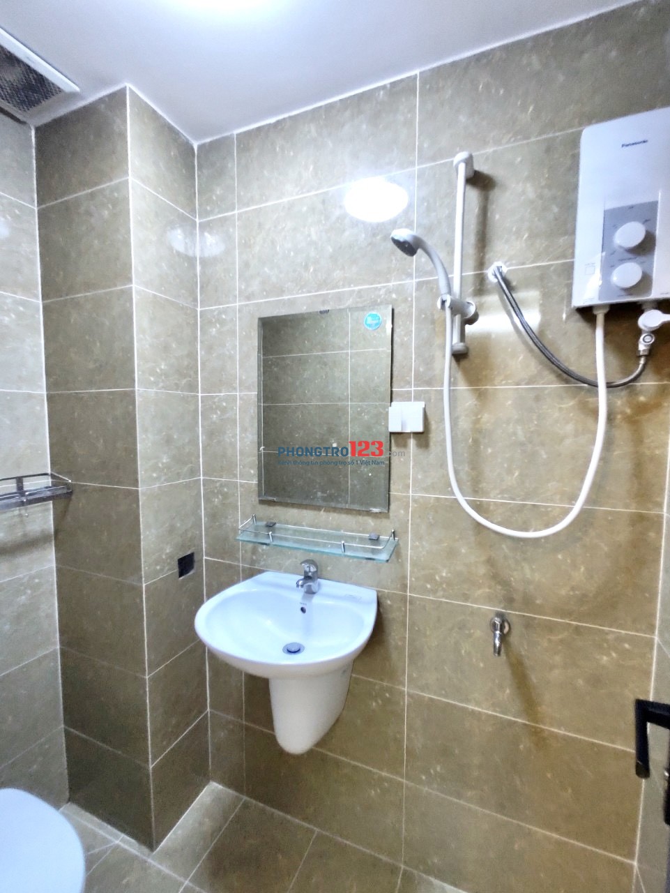 CHDV THÀNH THÁI Q10 - Thang máy - Máy giặt riêng - Bancong