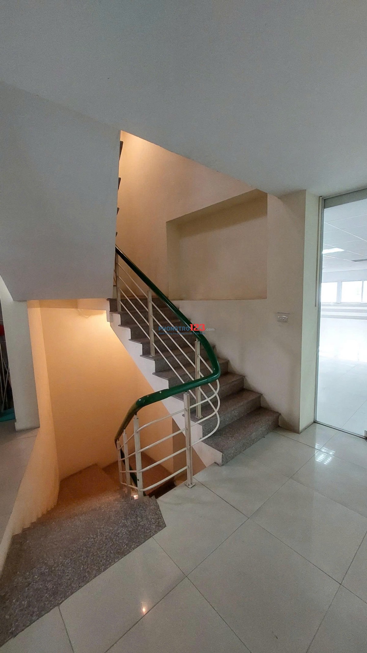  CHO THUÊ VĂN PHÒNG CAO CẤP 80M2 – VIEW ĐẸP – VỊ TRÍ "VÀNG" XUÂN LA – CHỈ 15TR/THÁNG! 