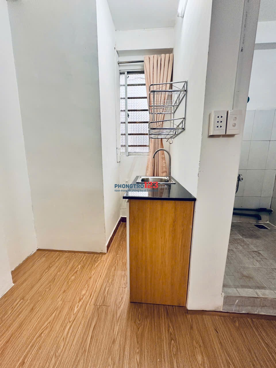 Phòng Studio full nội thất mới hoàn thiện - 7A/9 THÀNH THÁI Q.10, DT: 28m2. (Khoá Vân Tay)