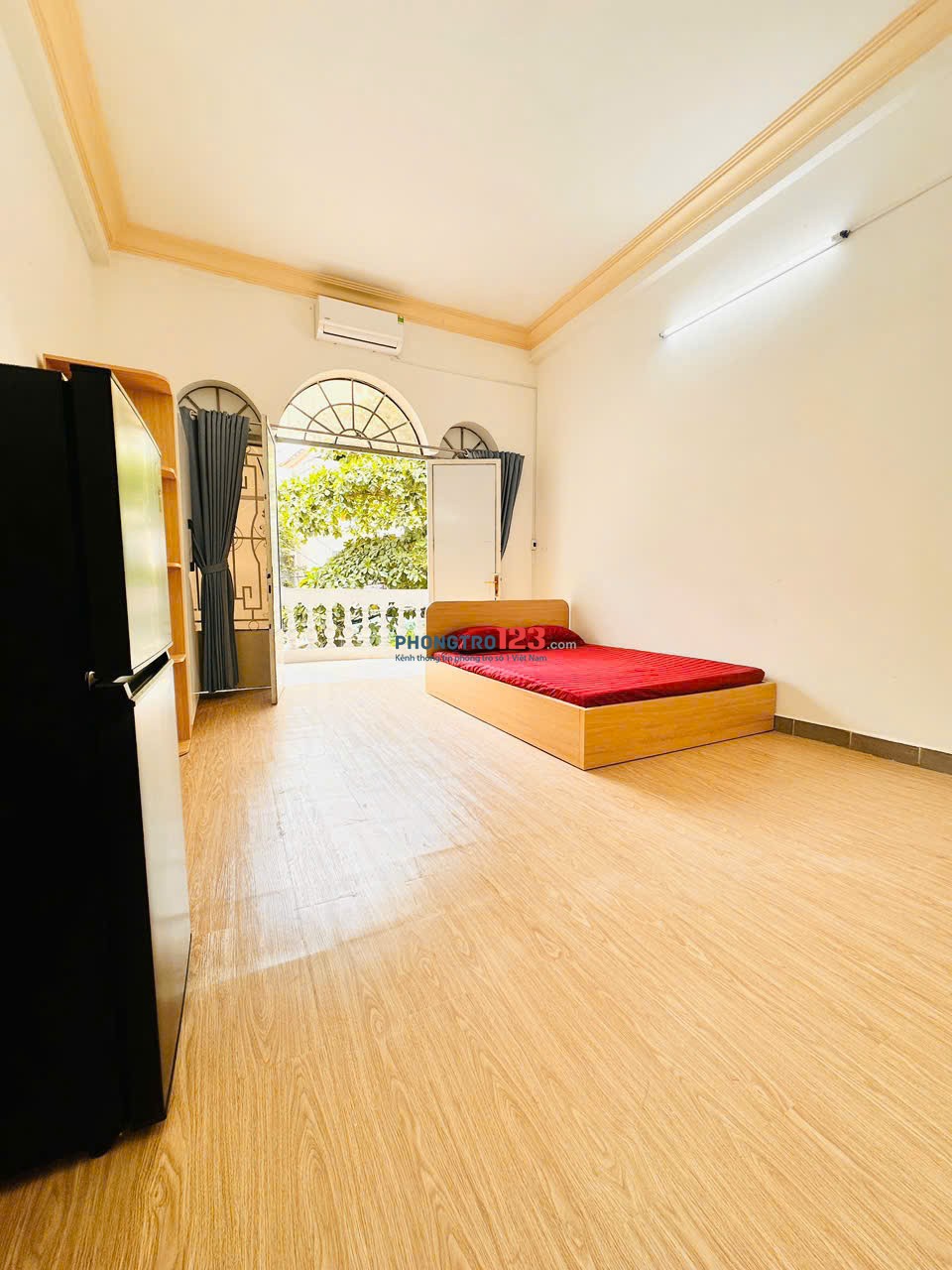 Phòng đẹp bancon riêng 30m2 - 21/1 Trường Sơn, Q. Tân Bình (Gần Sân bay)