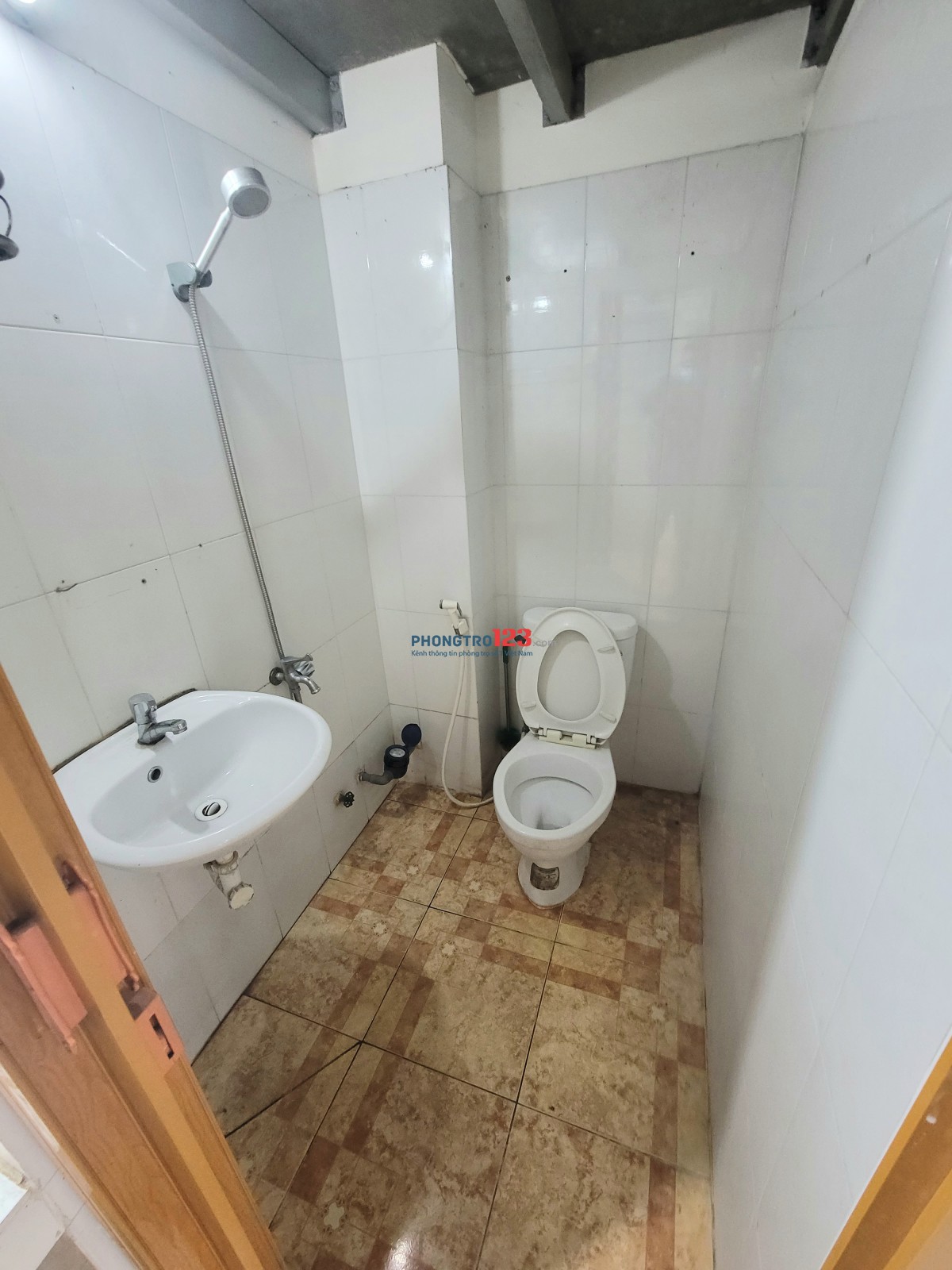 Cho thuê phòng trọ 26m2 giá cực chất 2,4 triệu tại Đường 13, gần cầu vượt Linh Xuân, Thủ Đức, HCM