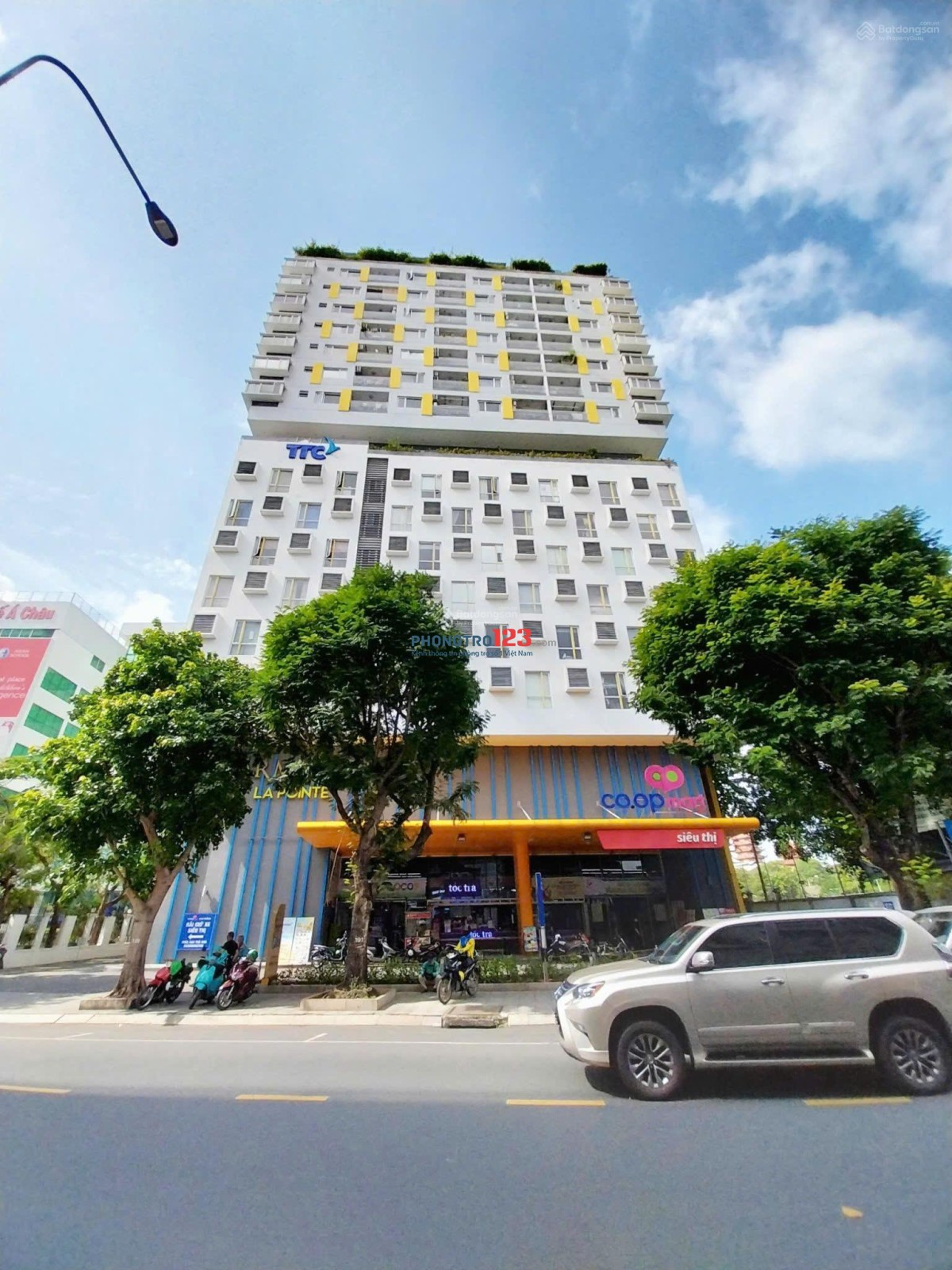 Chính chủ cho thuê officetel Charmington La Pointe 35m2, 1 phòng họp, 1 phòng làm việc, 10tr/tháng