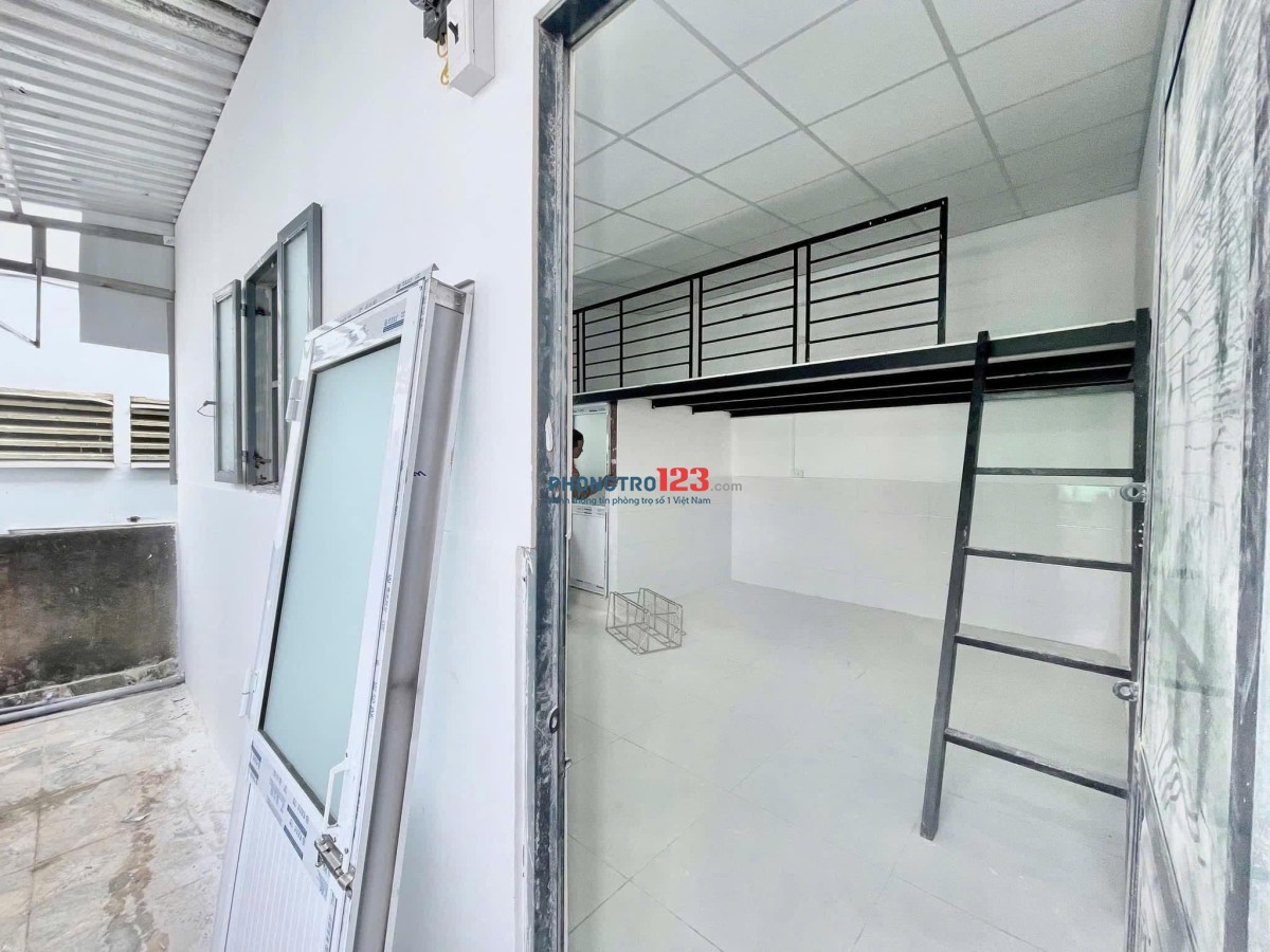 Phòng trọ có Gác ngay Tân Sơn Nhì, Tân Phú - ở được 4 -5 người