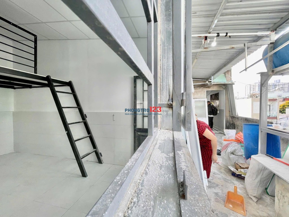 Phòng trọ có Gác ngay Tân Sơn Nhì, Tân Phú - ở được 4 -5 người