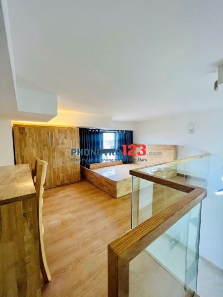 Cho thuê phòng duplex gác cao full nội thất cửa sổ trời ngay sân bay Tân Sơn Nhất quận Tân Bình