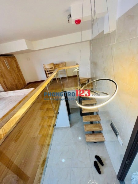 Cho thuê phòng duplex gác cao full nội thất cửa sổ trời ngay sân bay Tân Sơn Nhất quận Tân Bình