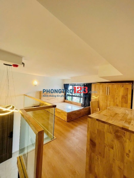 Cho thuê phòng duplex gác cao full nội thất cửa sổ trời ngay sân bay Tân Sơn Nhất quận Tân Bình