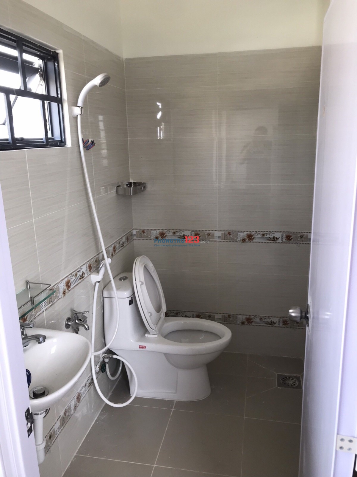 (chính chủ)Còn 1 - 2p, 3tr5, cửa sổ trời, máy lạnh, gần Ngã 4 TĐức & các trường ĐH, khu CNC