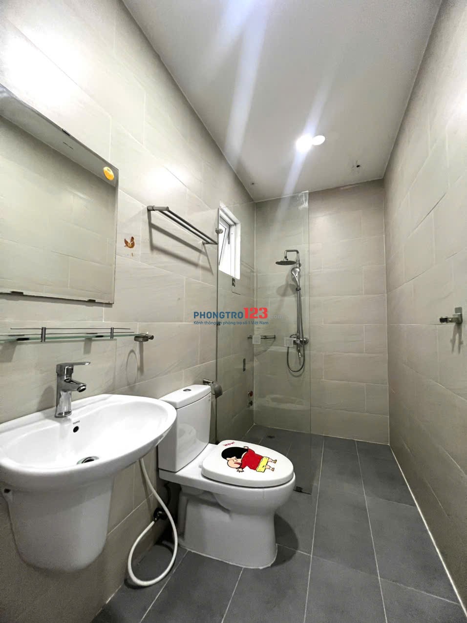 Trống lại căn 1pn diện tích lớn , phòng rộng thoáng nhiều ánh sáng ở thảo điền