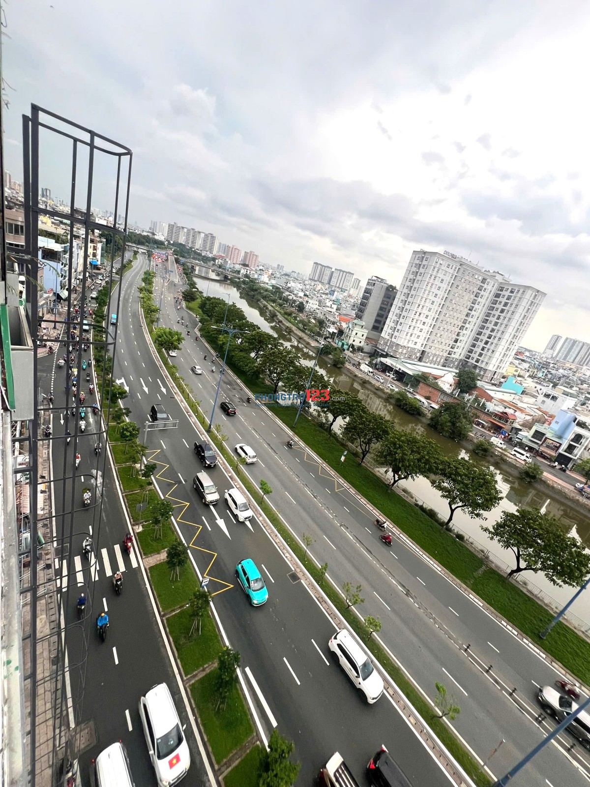 PHÒNG BAN CÔNG, VIEW SÔNG, NGAY CẦU NGUYỄN TRI PHƯƠNG. GẦN ĐH Y DƯỢC, KINH TẾ. THANG MÁY, BẢO VỆ 24H