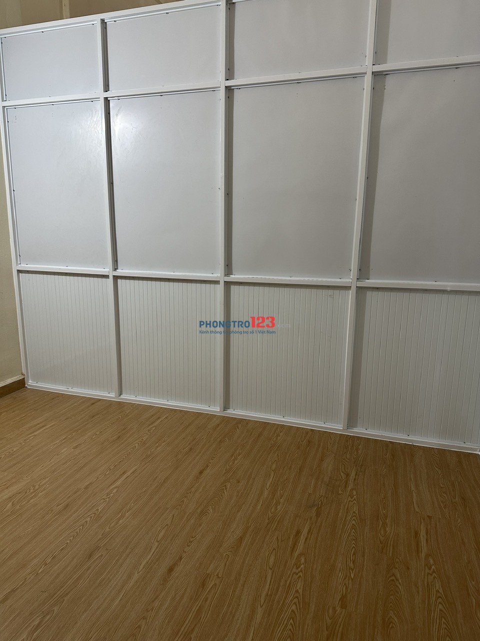 Cho thuê căn hộ lầu 1, nguyễn chí thanh, p5, q10, 80m2, 9tr