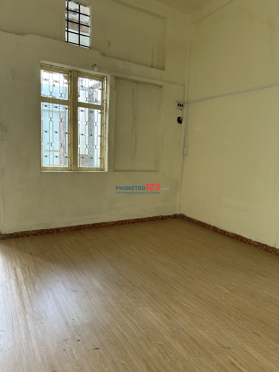 Cho thuê căn hộ lầu 1, nguyễn chí thanh, p5, q10, 80m2, 9tr
