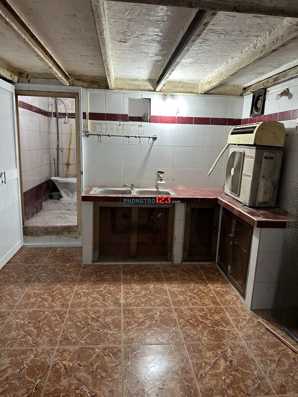 Cho thuê căn hộ lầu 1, nguyễn chí thanh, p5, q10, 80m2, 9tr