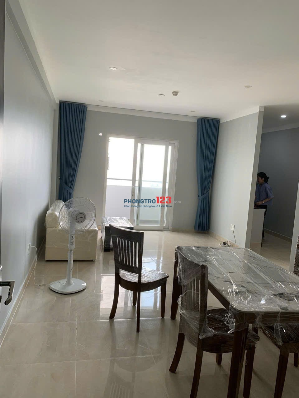 Chung cư Hà Đô, Nguyễn Văn Công, GV: 2p ngủ, 75m2, giá 12tr/th