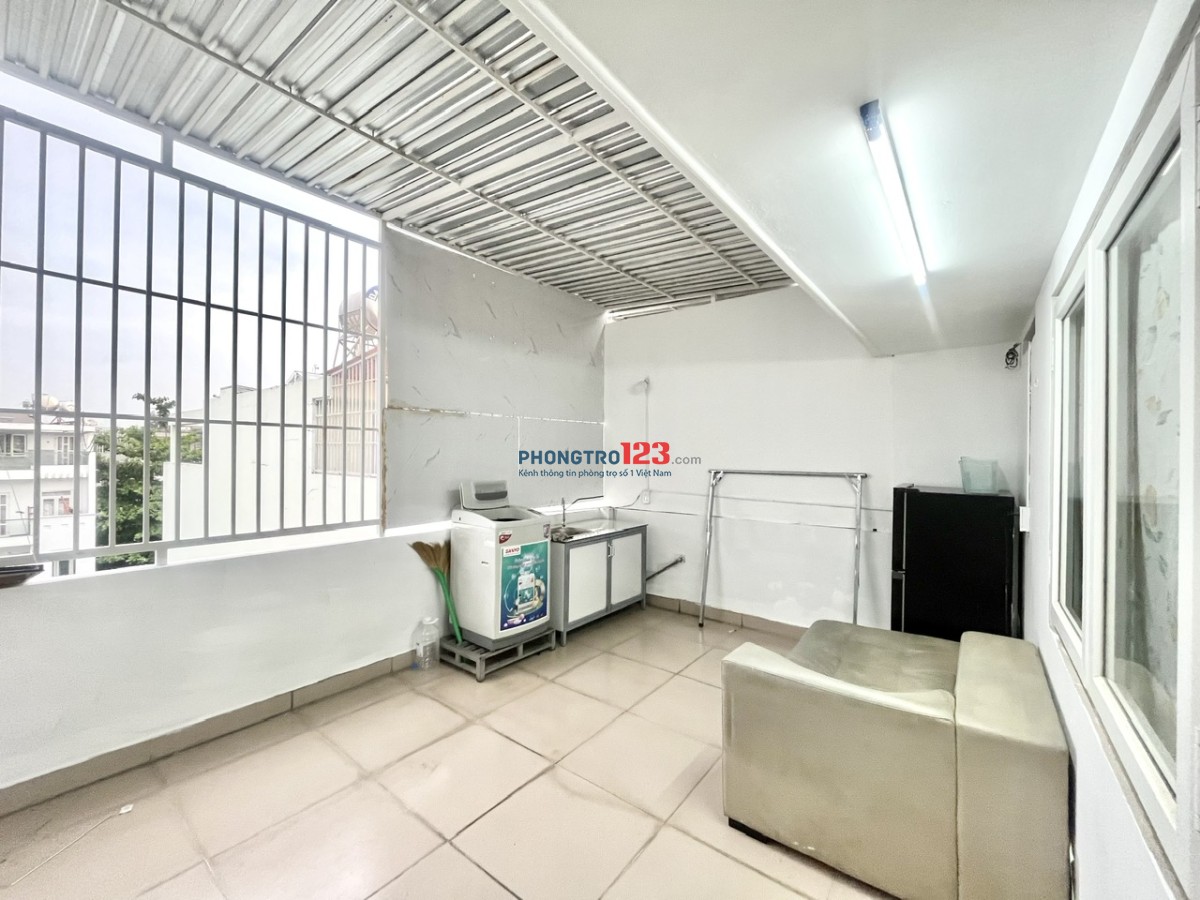 1 Phòng ngủ Gian sau rộng thoáng Full nội thất có máy giặt riêng