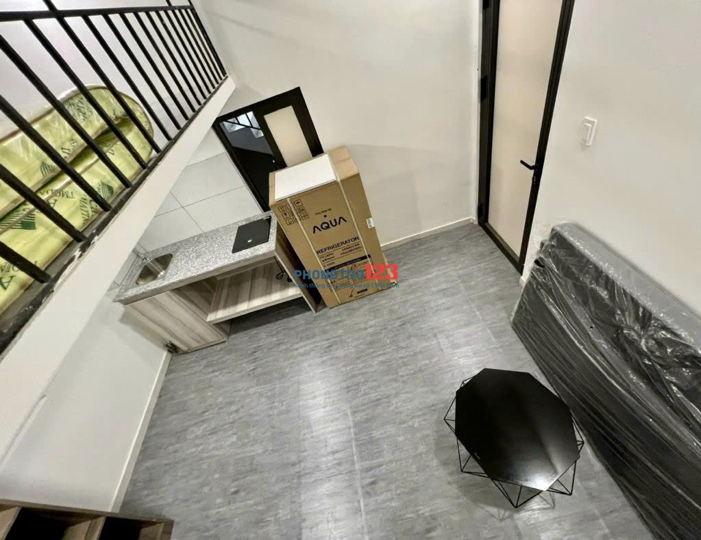  DUPLEX Q10 – nhẹ nhàng, ĐỦ NỘI THẤT, có thang máy!