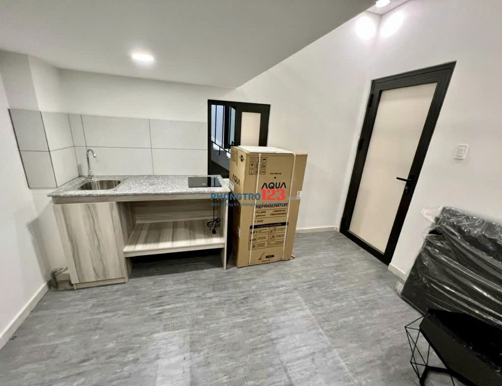  DUPLEX Q10 – nhẹ nhàng, ĐỦ NỘI THẤT, có thang máy!