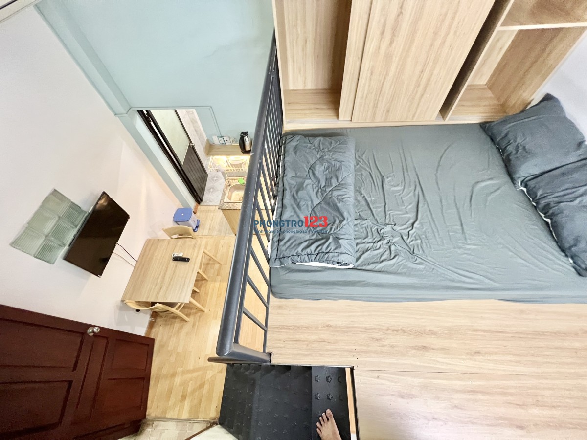 Phòng 25m2- 5,5tr gác lửng, kệ bếp, full tiện nghi, hẻm ô tô ngay sát Landmark81
